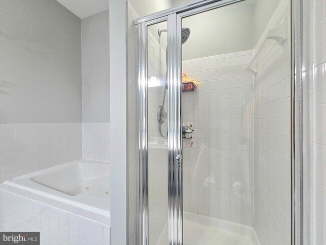 Building Photo - 1604 Post Oak Dr