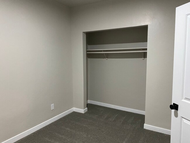 Building Photo - Remodeled 2 Bedroom 1 Bathroom House **Available NOW**