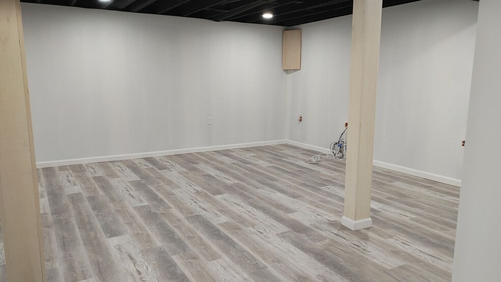 Building Photo - 1226 Charleston Ct