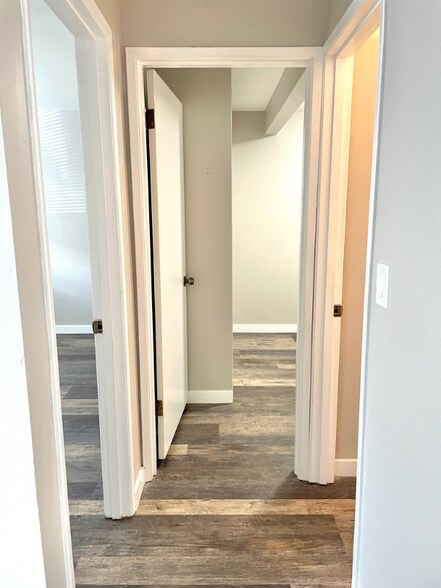 Building Photo - 1215 Queen Anne Ave N