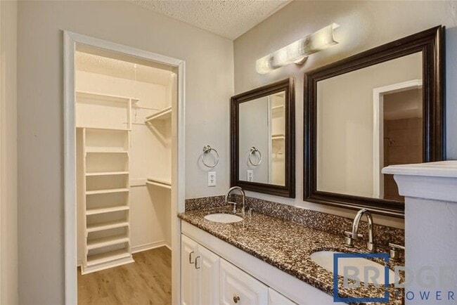 Building Photo - 306 Trailridge Dr