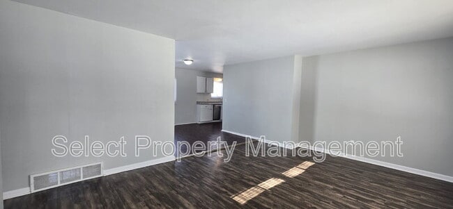 Building Photo - 2327 Deerwood Dr