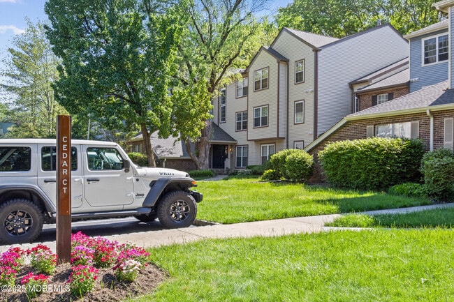Building Photo - 6072 Cedar Ct