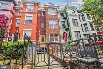 Building Photo - 1319 Harvard St NW