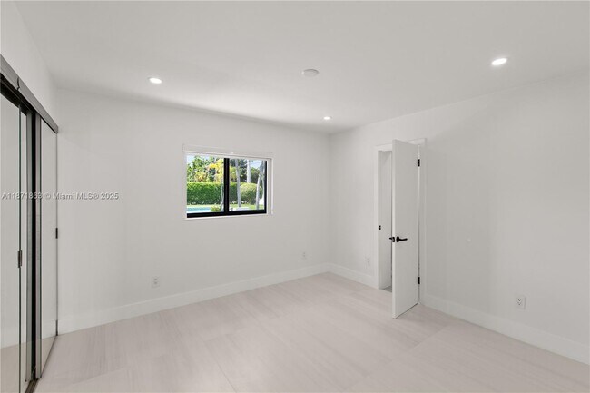 Building Photo - 6010 SW 108th Pl