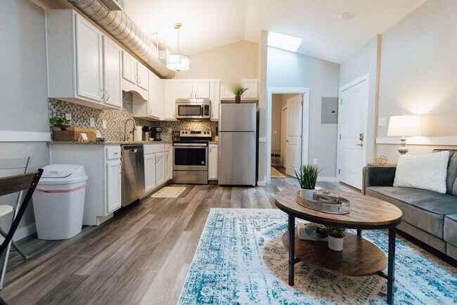 Building Photo - 117 Spring St