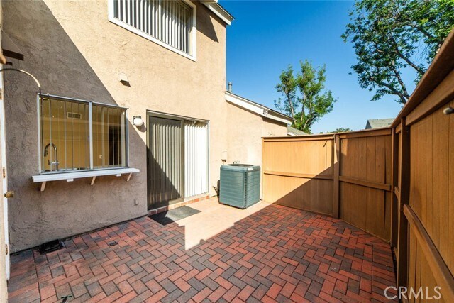 Building Photo - 24 Elderglen