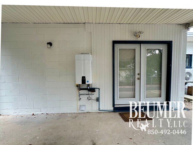 Building Photo - Charming Updated 2br/1ba Mid-Century Cottage