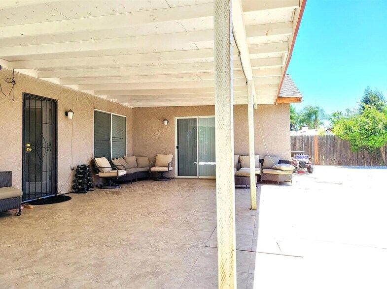 Building Photo - 6269 W San Carlos Ave
