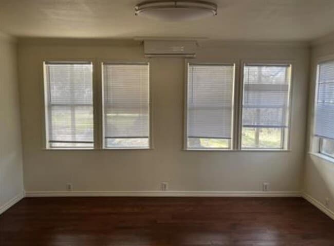 Building Photo - 230 Six Pines Rd