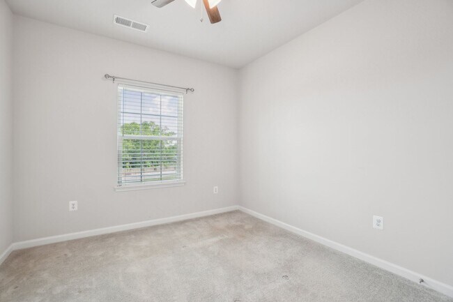 Building Photo - Lukas Park, Over 2000 Square Feet, Nearly New Build... Everything you want all in one! Come see f...