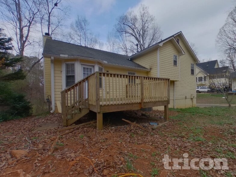 Building Photo - 329 Stratford Dr