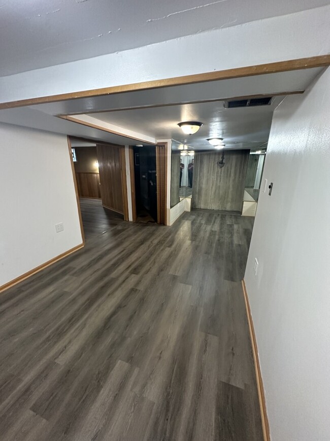Building Photo - 5452 Brummel St