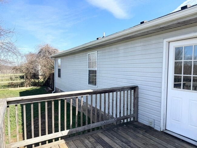 Building Photo - Newly Renovated Three Bedroom Close to Ft. Campbell