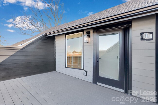 Building Photo - 113 Verbena St