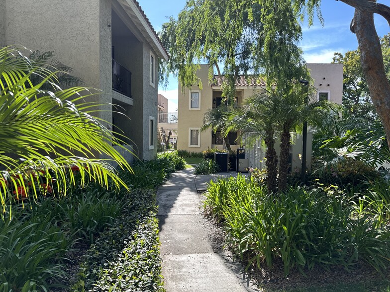 Building Photo - 8213 Jade Coast Rd