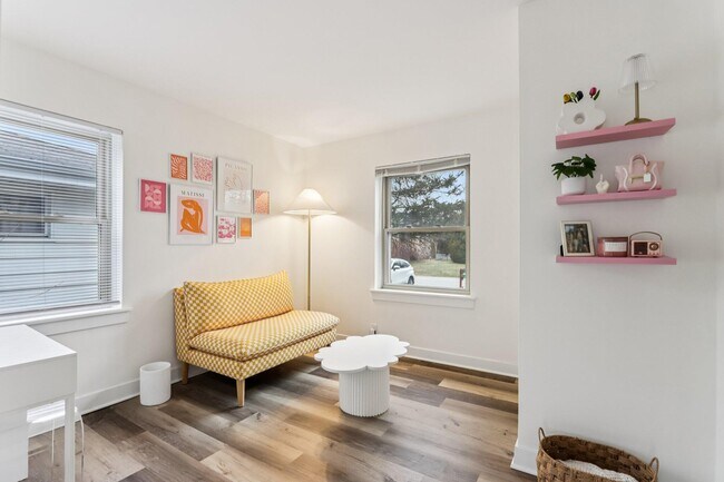 Building Photo - 6463 N Garden Grove Ln