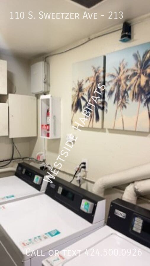 Building Photo - 110 Sweetzer Ave