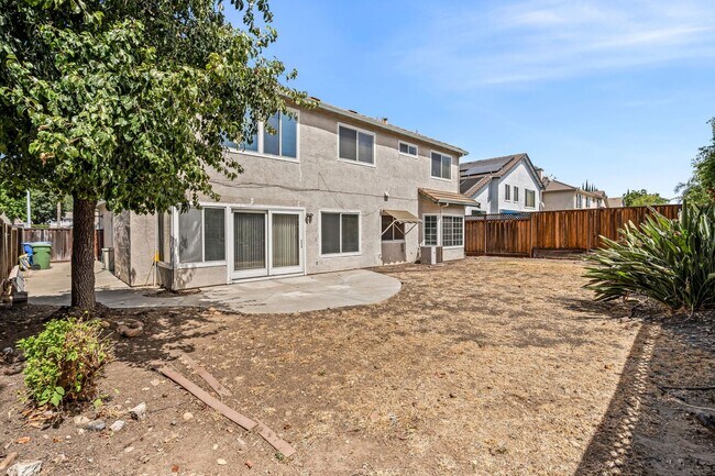 Building Photo - 880 Woodsong Ln