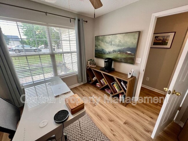 Building Photo - 952 Breezewood Ct