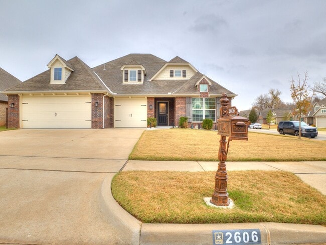 Building Photo - 2606 W Baton Rouge Pl