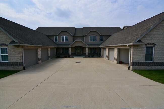 Building Photo - 12368 Bridgeview Dr N
