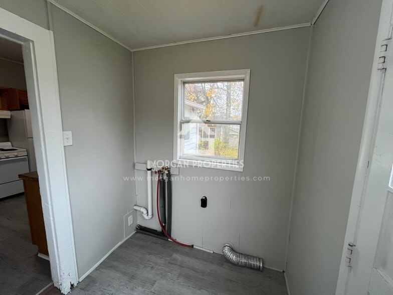 Building Photo - 1104 Thornburg St