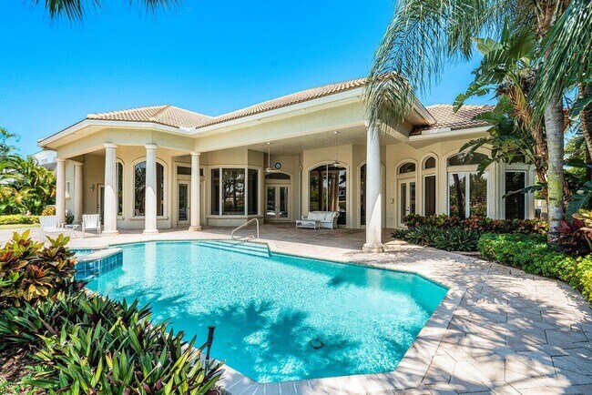 Building Photo - 1831 Sabal Palm Dr