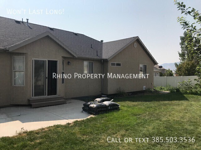 Building Photo - 1919 N Sego Lilly Dr