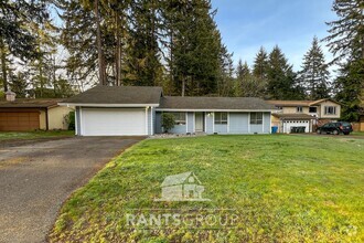 Building Photo - Freshly updated 3/2 home with a 2-car gara...