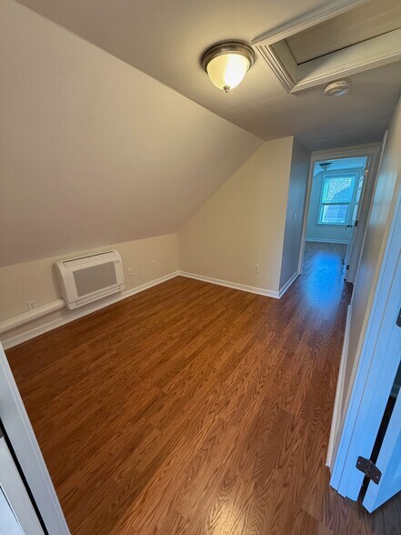 Building Photo - 95 Lake St