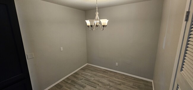 Building Photo - 1508 Opossum Cir