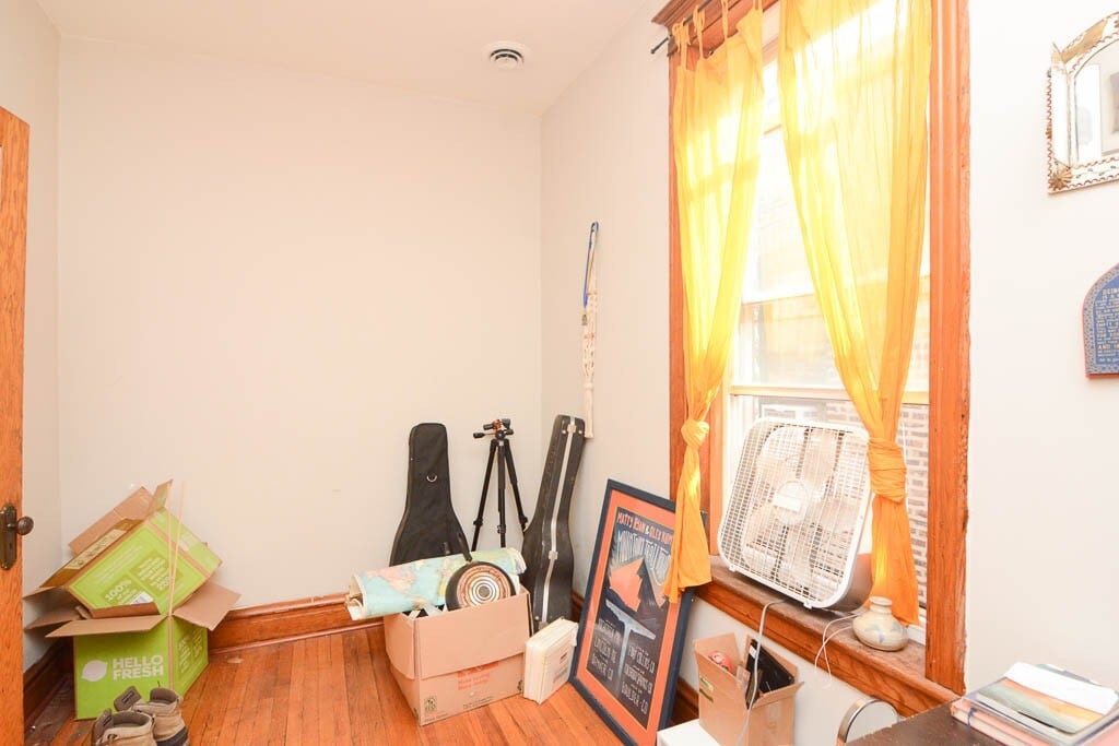 Building Photo - 2637 W Iowa St