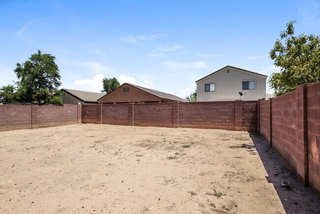 Building Photo - 8465 W Riley Rd