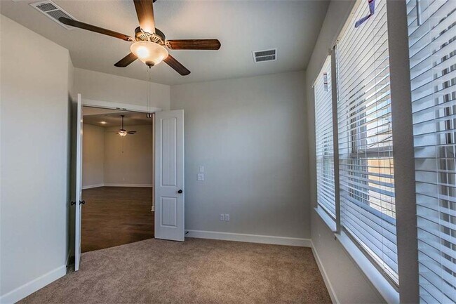 Building Photo - 932 Hezekiah Ln