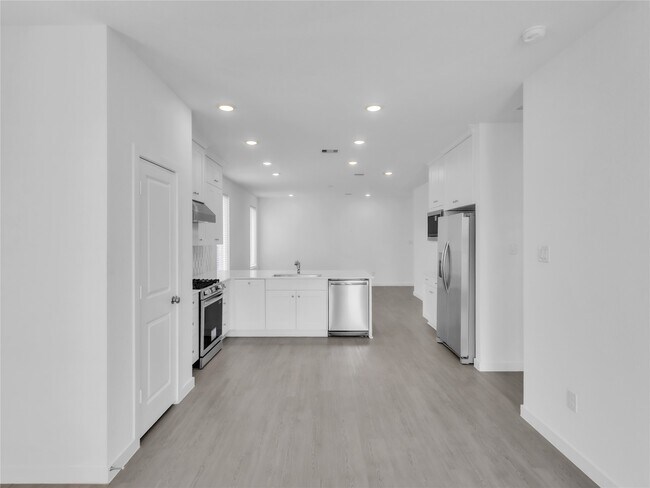 Building Photo - 26834 Nightingale Songs Dr