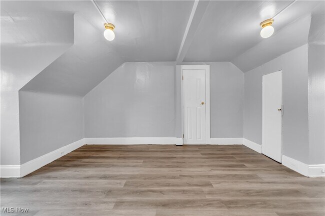 Building Photo - 2911 Ludlow Rd