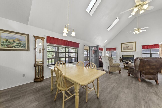 Building Photo - 126 North St