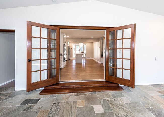 Building Photo - Cozy Home Centrally located Colorado Sprin...
