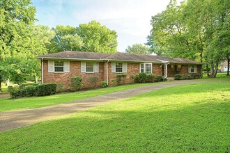 Building Photo - Beautiful 4-bedroom, 3-bathroom home located in the highly desirable Crieve Hall area!