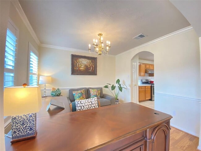 Building Photo - 3407 Beacon Hill Dr