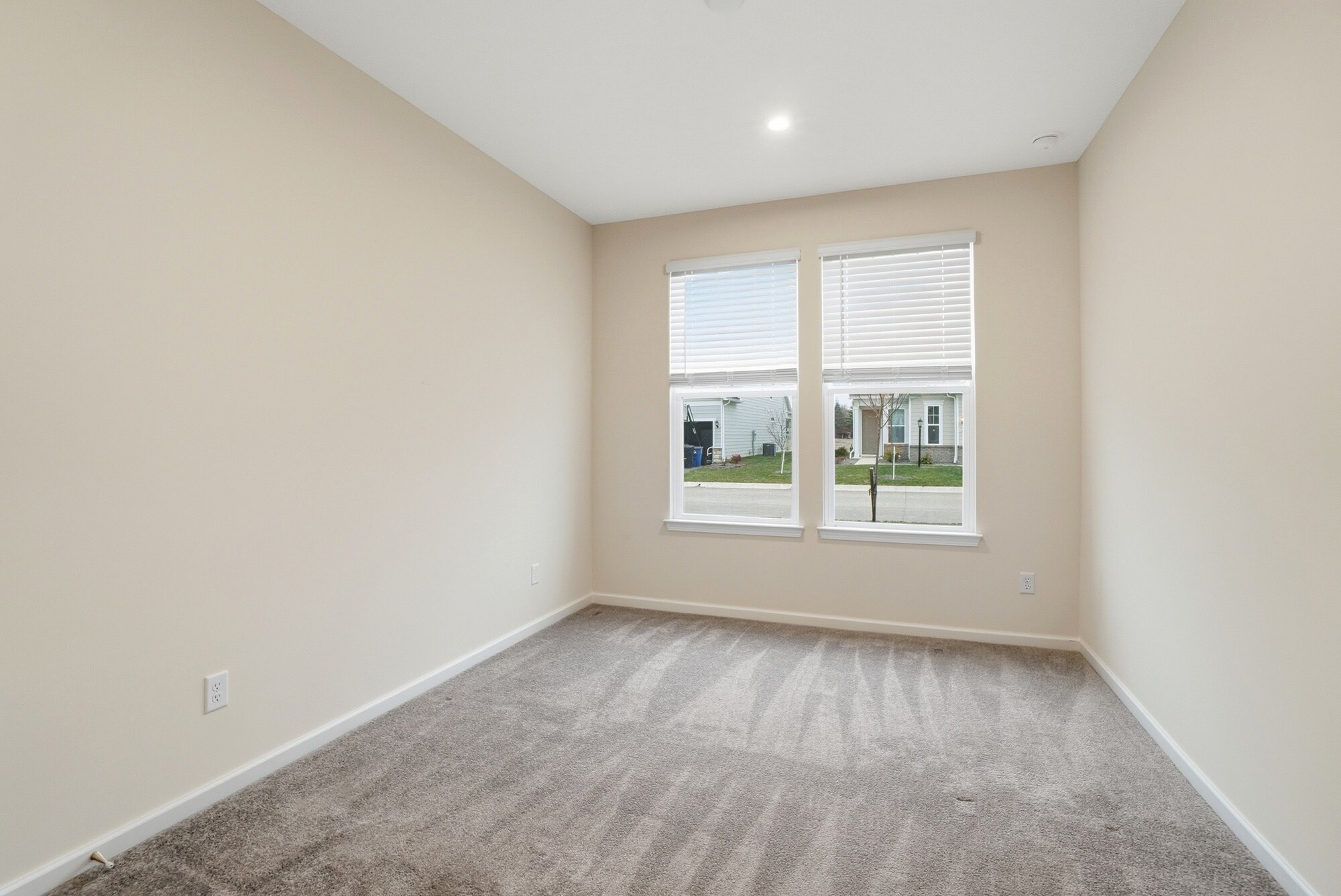 Building Photo - 1242 Fairstone Dr