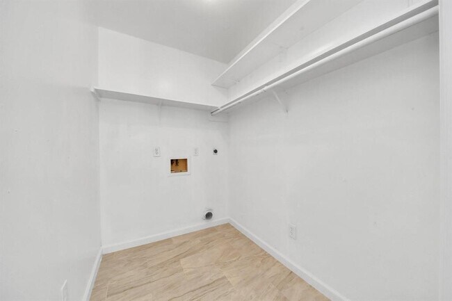 Building Photo - 5103 Karu Dr