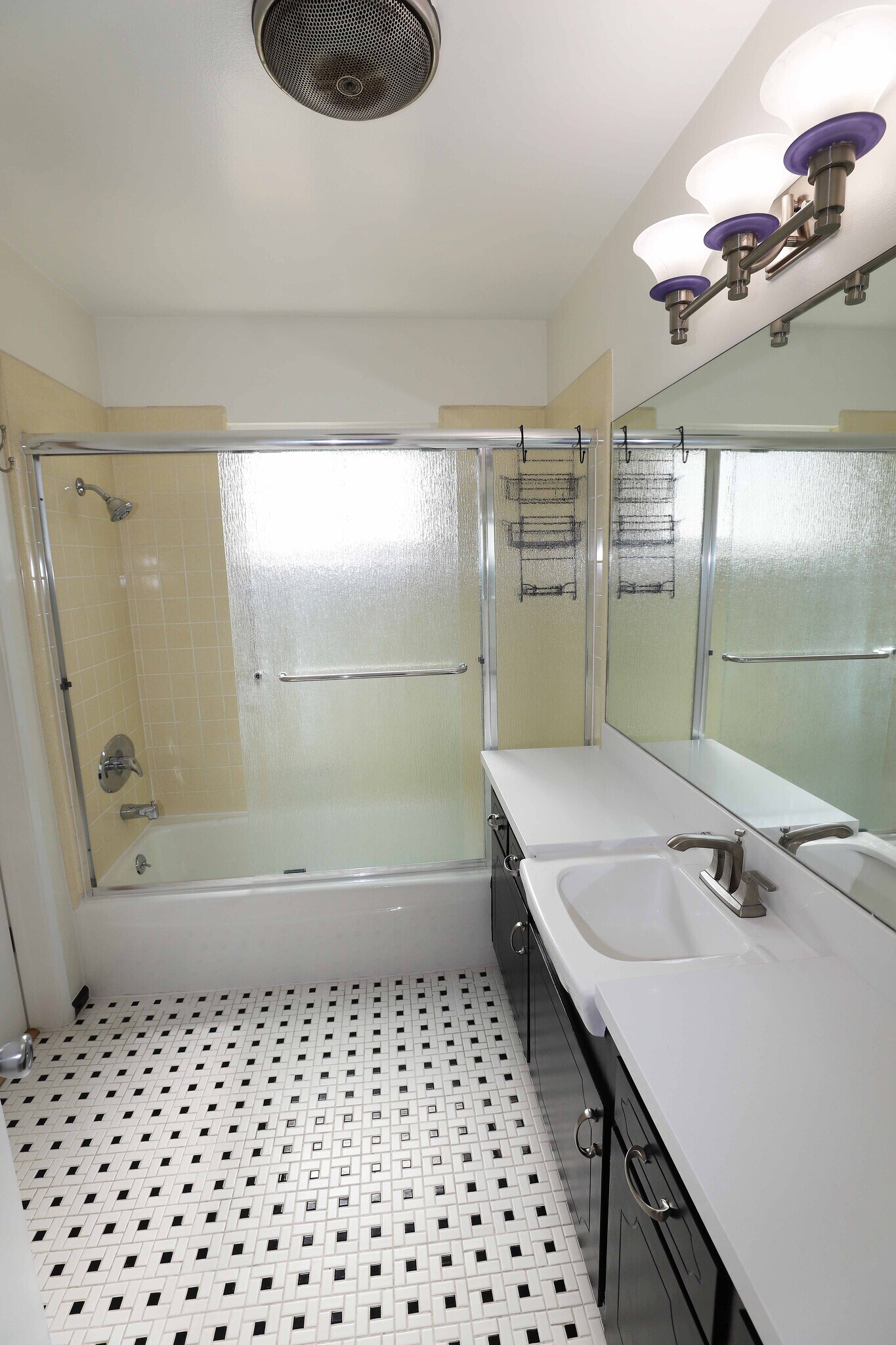 Building Photo - 1025 S Sherbourne Dr