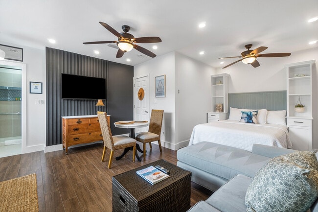 Building Photo - 43 W Plumosa Ln