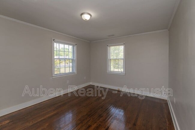 Building Photo - 2207 Montclair St