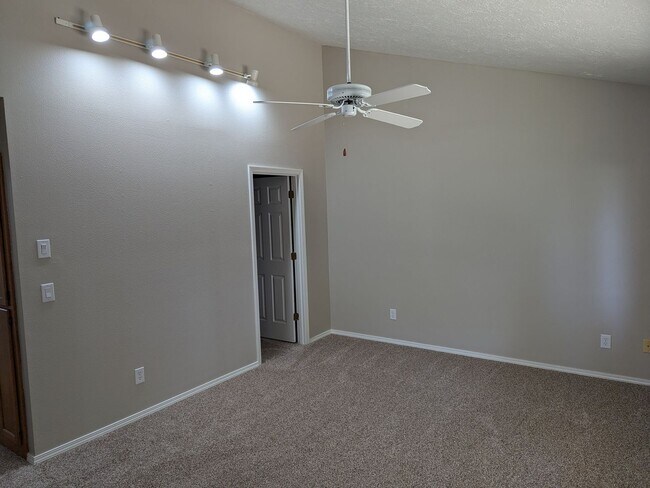 Building Photo - 5817 Cobalt Loop SE