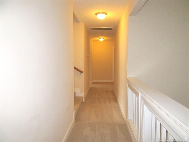 Building Photo - 512 Rossendale Dr