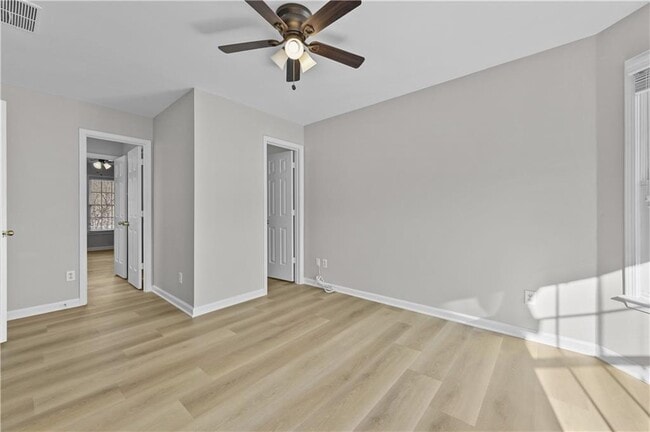 Building Photo - 137 Towne Park Dr