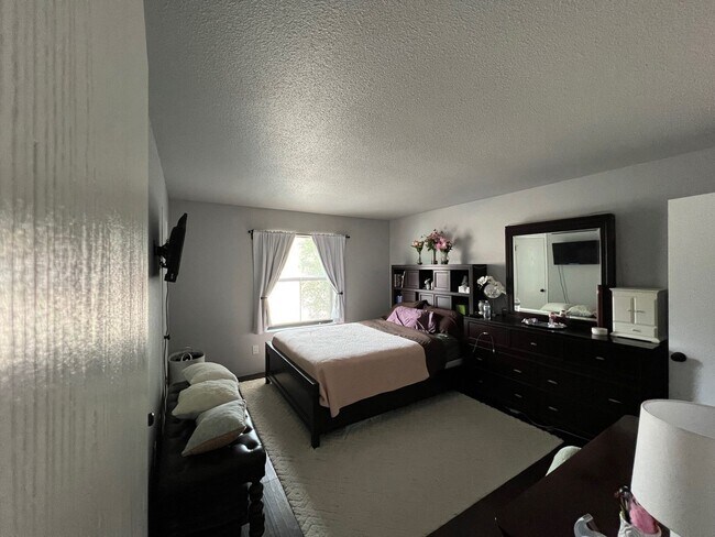 Building Photo - College Station - 1 bedroom / 1 bath Condo...
